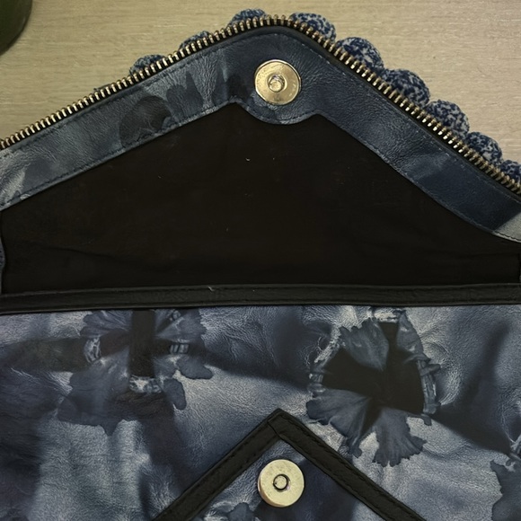 Rebecca Minkoff Dreamy Pom Leo Blue Leather Envelope Clutch-Tie Dye-Bohemian - Picture 3 of 4
